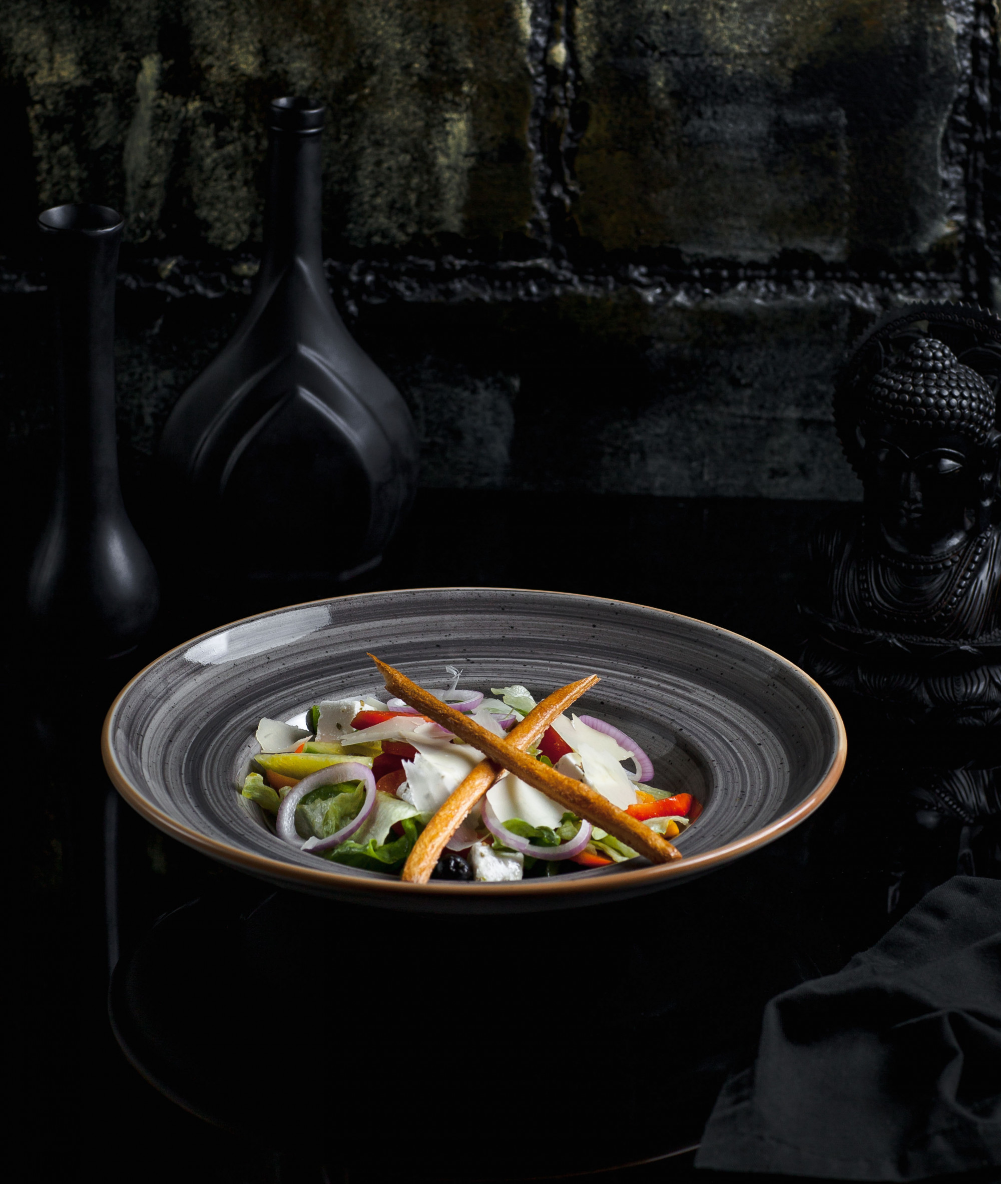 Eleganckie serwowanie degustacyjne na porcelanie